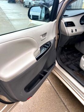 Used 2014 Toyota Sienna LE image 16