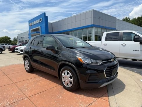 Used 2018 Chevrolet Trax LS image 1