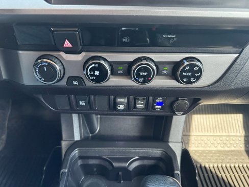 Used 2018 Toyota Tacoma SR5 image 21