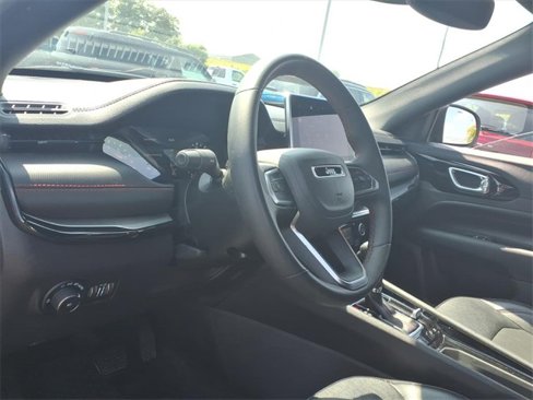 Used 2023 Jeep Compass Trailhawk image 3