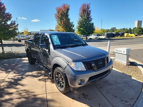 Used 2021 Nissan Frontier SV w/ Midnight Edition Floor Mats image 2