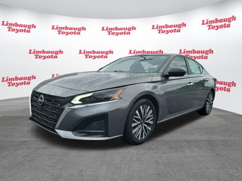 Used 2024 Nissan Altima 2.5 SV image 22