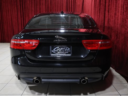 Used 2017 Jaguar XE Premium image 10