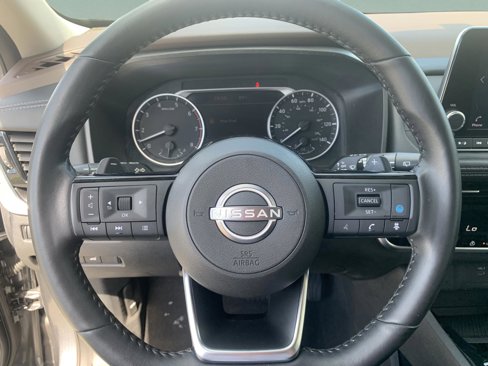 Used 2022 Nissan Rogue SV image 31