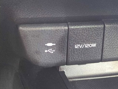 Used 2018 Toyota Camry SE image 30