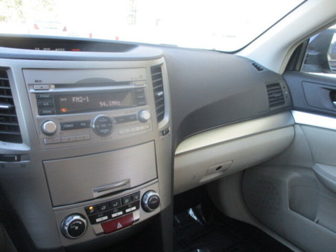 Used 2011 Subaru Outback 2.5i Premium w/ All-Weather Pkg image 38