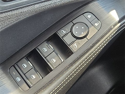 Used 2022 Nissan Rogue SV image 26