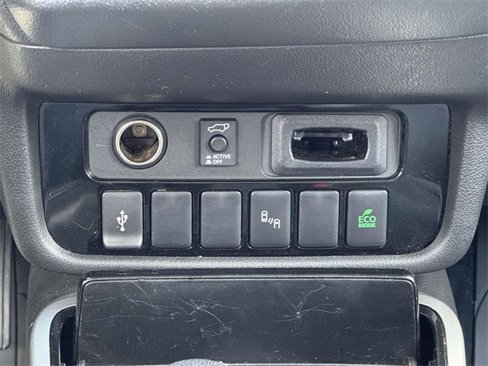 Used 2020 Mitsubishi Outlander AWD image 6