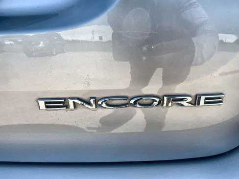Used 2018 Buick Encore Sport Touring image 42