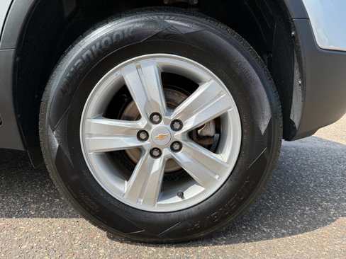 Used 2022 Chevrolet Trax LS w/ Tint and Cruise Package image 18
