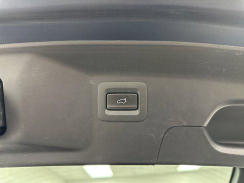 Used 2018 MAZDA CX-9 Touring w/ Touring Premium Package image 9