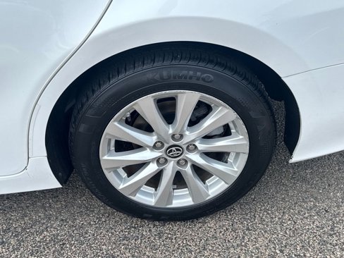 Used 2019 Toyota Camry LE image 27