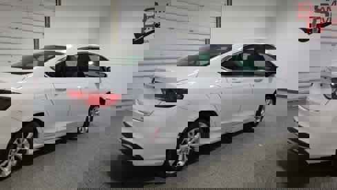 Used 2016 Chrysler 200 Limited image 5