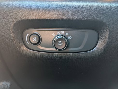 Used 2022 Chevrolet Traverse LT image 22
