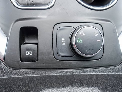 Used 2020 Chevrolet Traverse LT image 28
