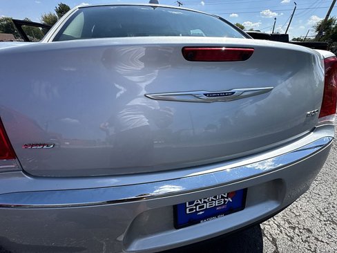 Used 2019 Chrysler 300 Limited image 23