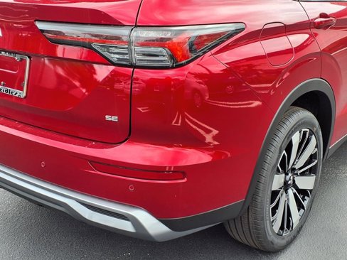 New 2025 Mitsubishi Outlander SE image 8