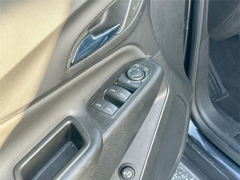 Used 2022 Chevrolet Equinox LT image 18