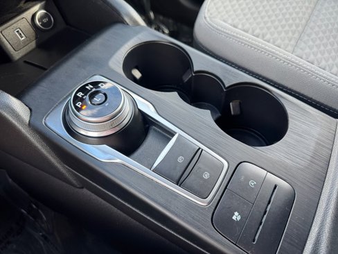Used 2020 Ford Escape SE image 18