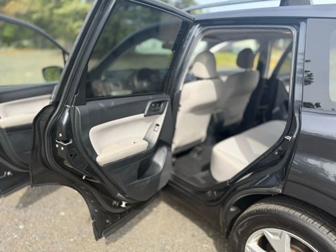 Used 2016 Subaru Forester 2.5i Premium image 25