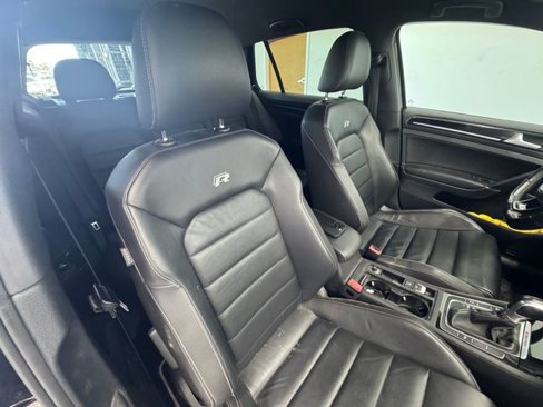 Used 2017 Volkswagen Golf R 4-Door image 38