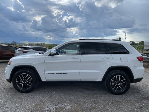Used 2021 Jeep Grand Cherokee Laredo image 8