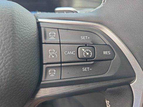 New 2025 Jeep Grand Cherokee L Laredo image 24