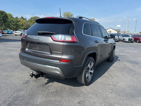 Used 2019 Jeep Cherokee Limited image 3