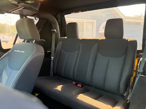 Used 2015 Jeep Wrangler Rubicon w/ Power Convenience Group image 18