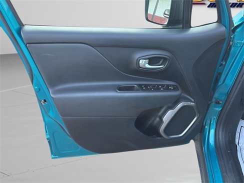 Used 2022 Jeep Renegade Latitude w/ Convenience Group image 6