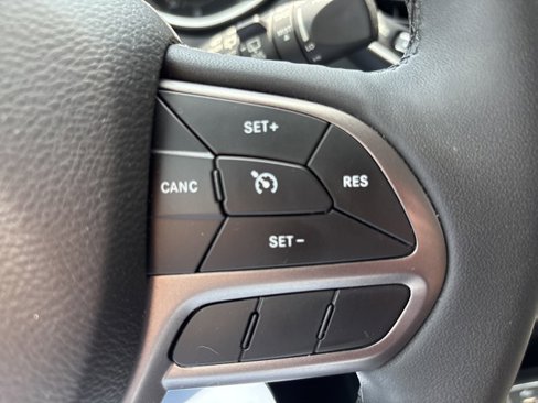 Used 2021 Jeep Cherokee Latitude Lux w/ Comfort/Convenience Group image 19