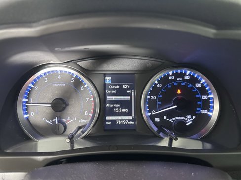 Used 2018 Toyota Highlander LE image 19