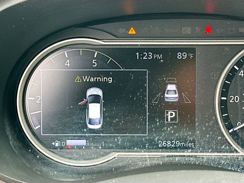 Used 2022 Nissan Versa SV image 11