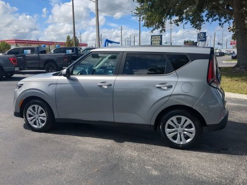 Used 2023 Kia Soul LX image 6