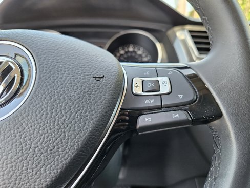 Used 2020 Volkswagen Tiguan SE w/ Panoramic Sunroof Package image 31