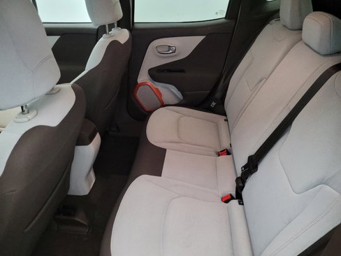 Used 2015 Jeep Renegade Latitude image 18