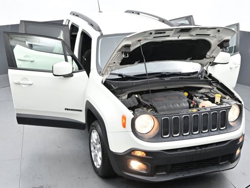 Used 2016 Jeep Renegade Latitude w/ Cold Weather Group image 41