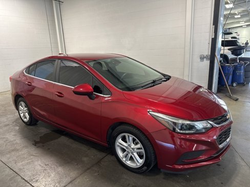 Used 2017 Chevrolet Cruze LT image 3