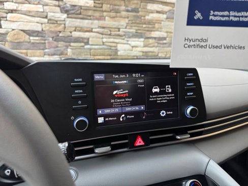 Used 2022 Hyundai Elantra SEL w/ Preferred Accessory Package image 16