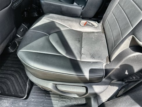 Used 2020 Toyota Highlander XLE image 17