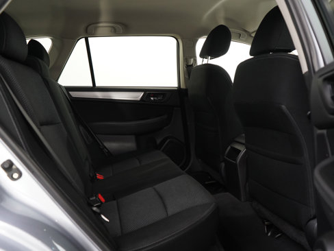 Used 2017 Subaru Outback 2.5i Premium image 11