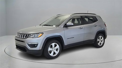 Used 2018 Jeep Compass Latitude image 3