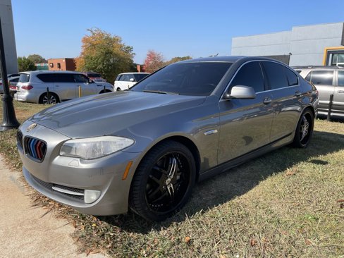 Used 2011 BMW 550i Sedan image 3