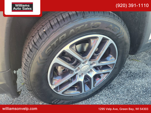 Used 2018 Jeep Compass Latitude w/ Popular Equipment Group image 9