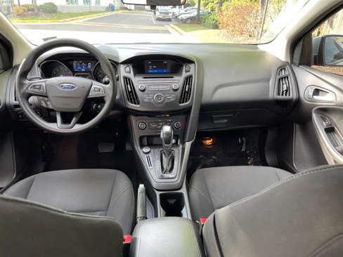 Used 2015 Ford Focus SE image 46