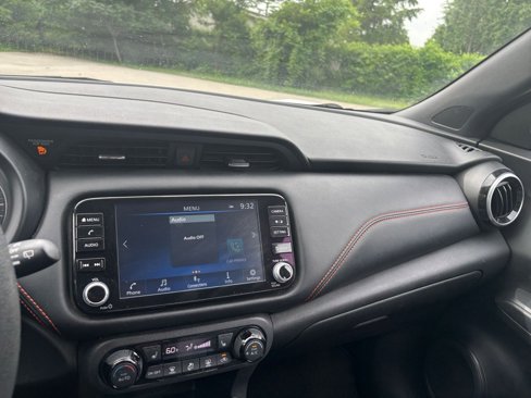 Used 2023 Nissan Kicks SR image 33