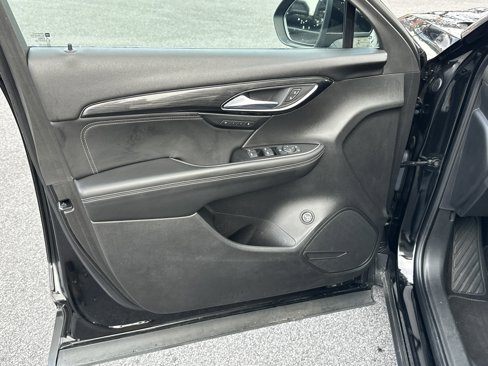 Used 2023 Buick Envision Essence image 10