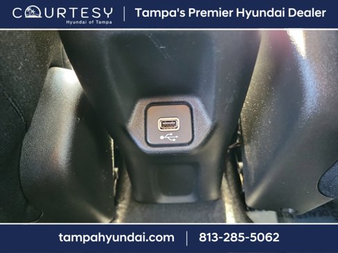 Used 2018 Jeep Renegade Latitude image 12