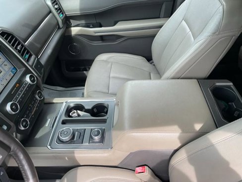 Used 2018 Ford Expedition Max XLT w/ Equipment Group 202A image 16