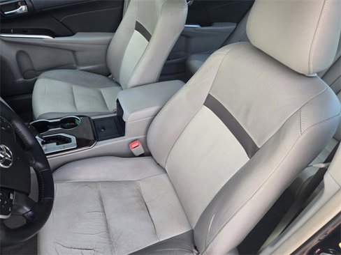 Used 2014 Toyota Camry XLE image 13